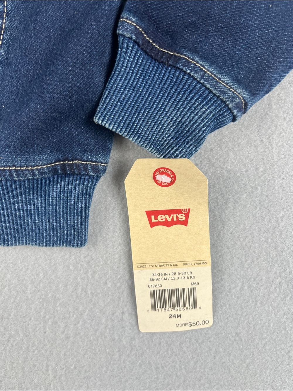 Levi's Baby Hooded Denim Jacket - Dark Blue NWT
Size: 24 months - Picture 2 of 6